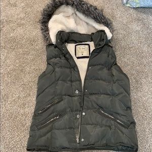 Women’s vest with hood